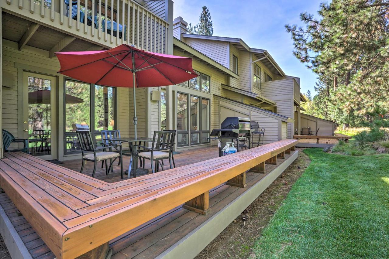 Bend Townhome With Golf Course Views And Private Deck! Exterior photo