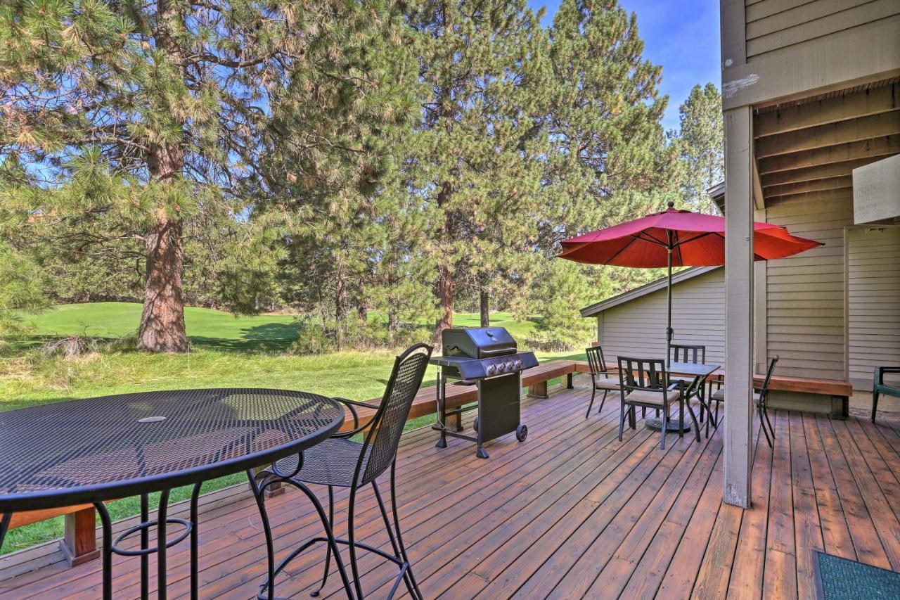 Bend Townhome With Golf Course Views And Private Deck! Exterior photo