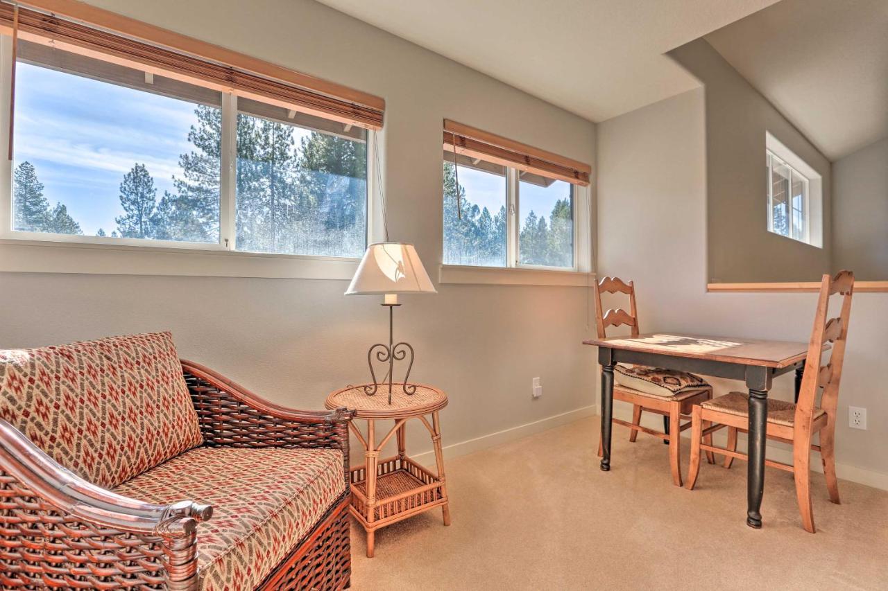 Bend Townhome With Golf Course Views And Private Deck! Exterior photo